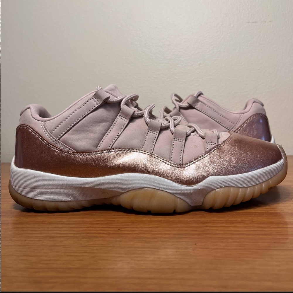 Jordan 11 Retro Low Rose Gold